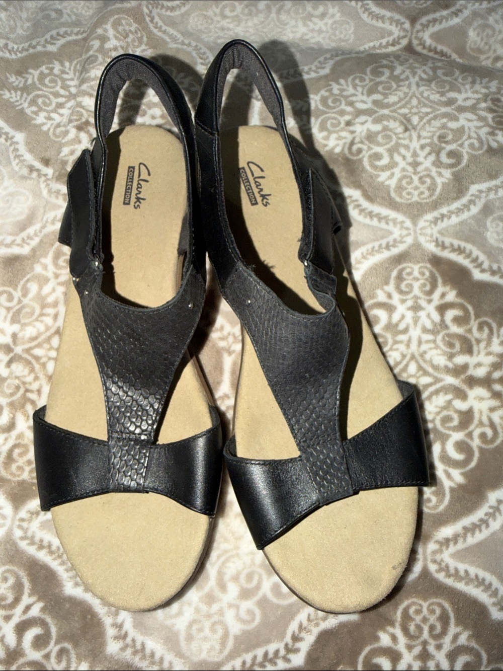 Clarks Collection Black Leather Sandals size 12 Medium padded heel strap